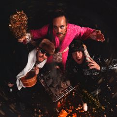 Ramses II, JVG: Löylyä lissää (feat. JVG)