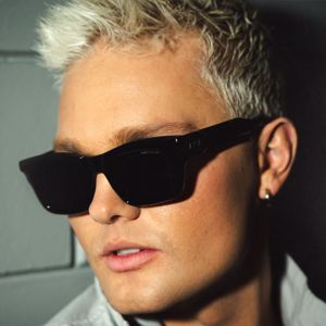 Tommi (seksipommi) - Benjamin | Musa24.fi mp3 musiikkikauppa netiss